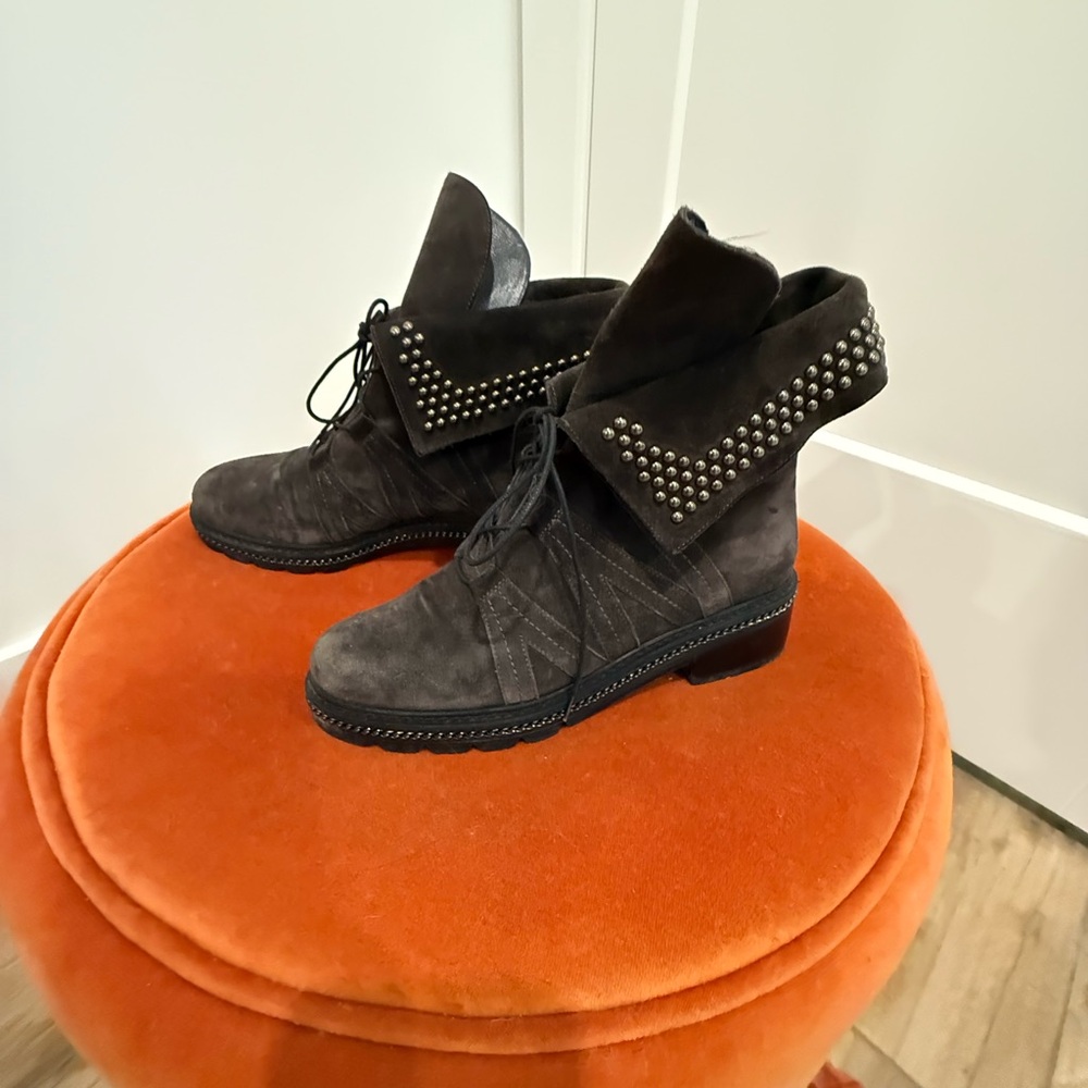Stuart Weitzman Studded Black Ankle Boots 36/6